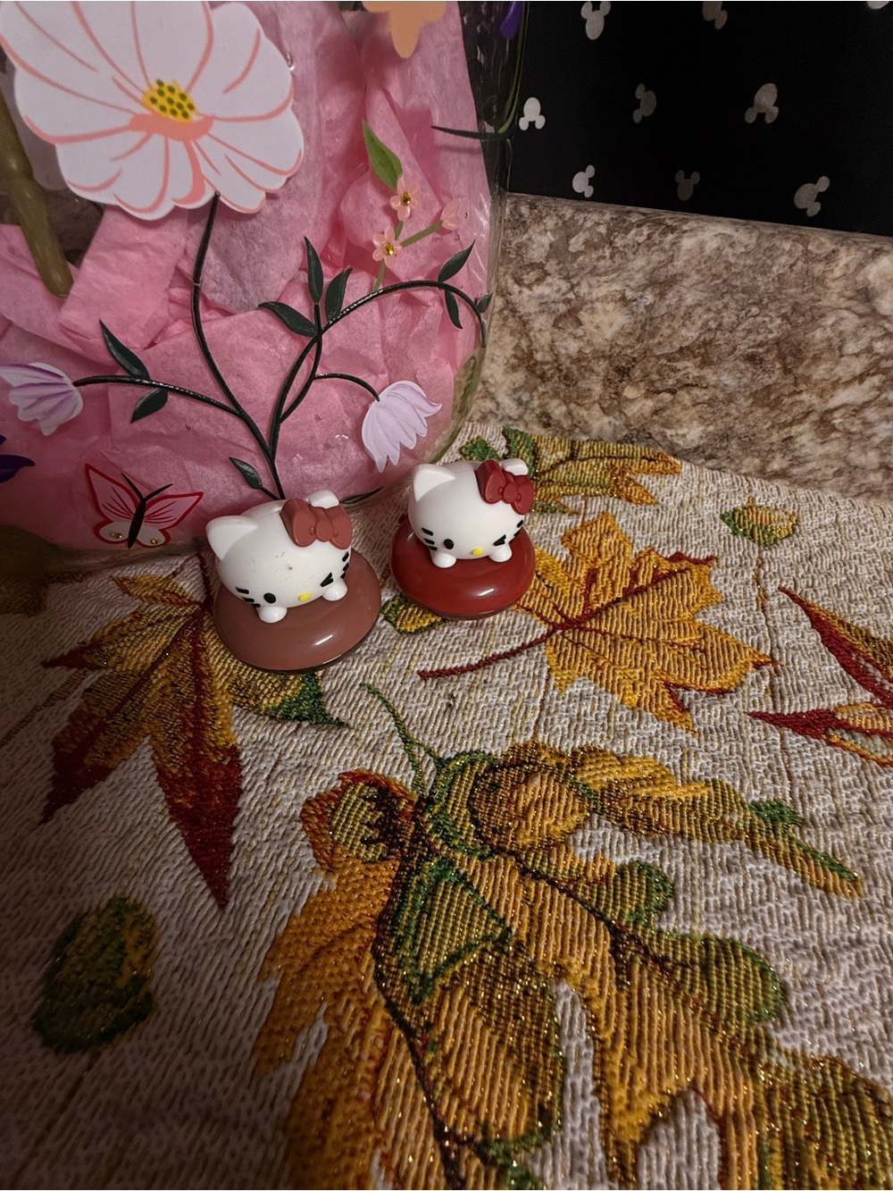 Hello Kitty Mini Ceramic Hideaway Toys in White and Red